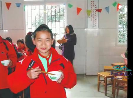 DƬ